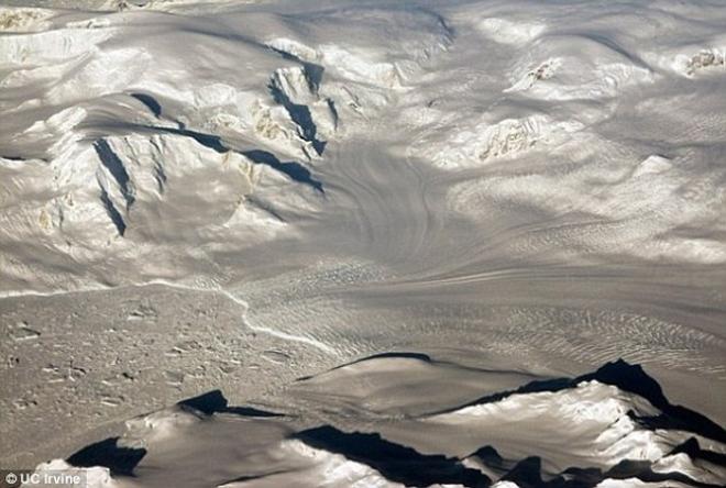 The Amundsen Sea (pictured) has long been thought to be the weakest ice sheet in the West Antarctic. Now, a new US study suggests the barren region is haemorrhaging ice at a rate triple that of a decade ago - East Antarctica's Totten glacier melting © Daily Mail UK Associated Newspapers Ltd http://www.dailymail.co.uk